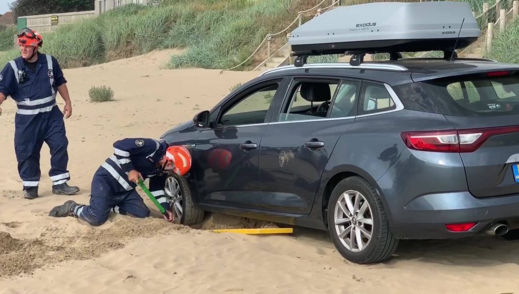 #30 - VEHICLE IN SOFT SAND - 30/07/2019